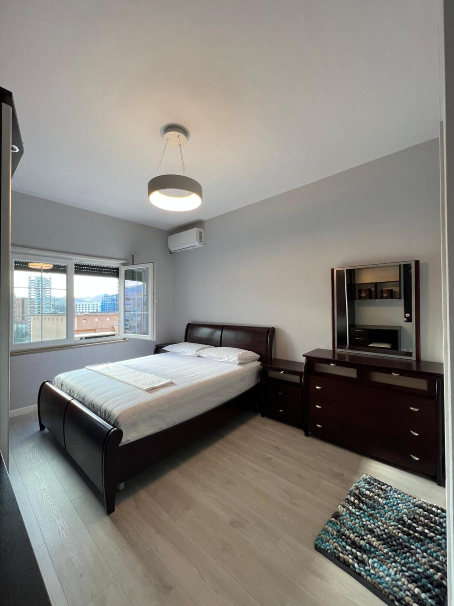 Tirana Gallery Apartment - City Center View Extérieur photo